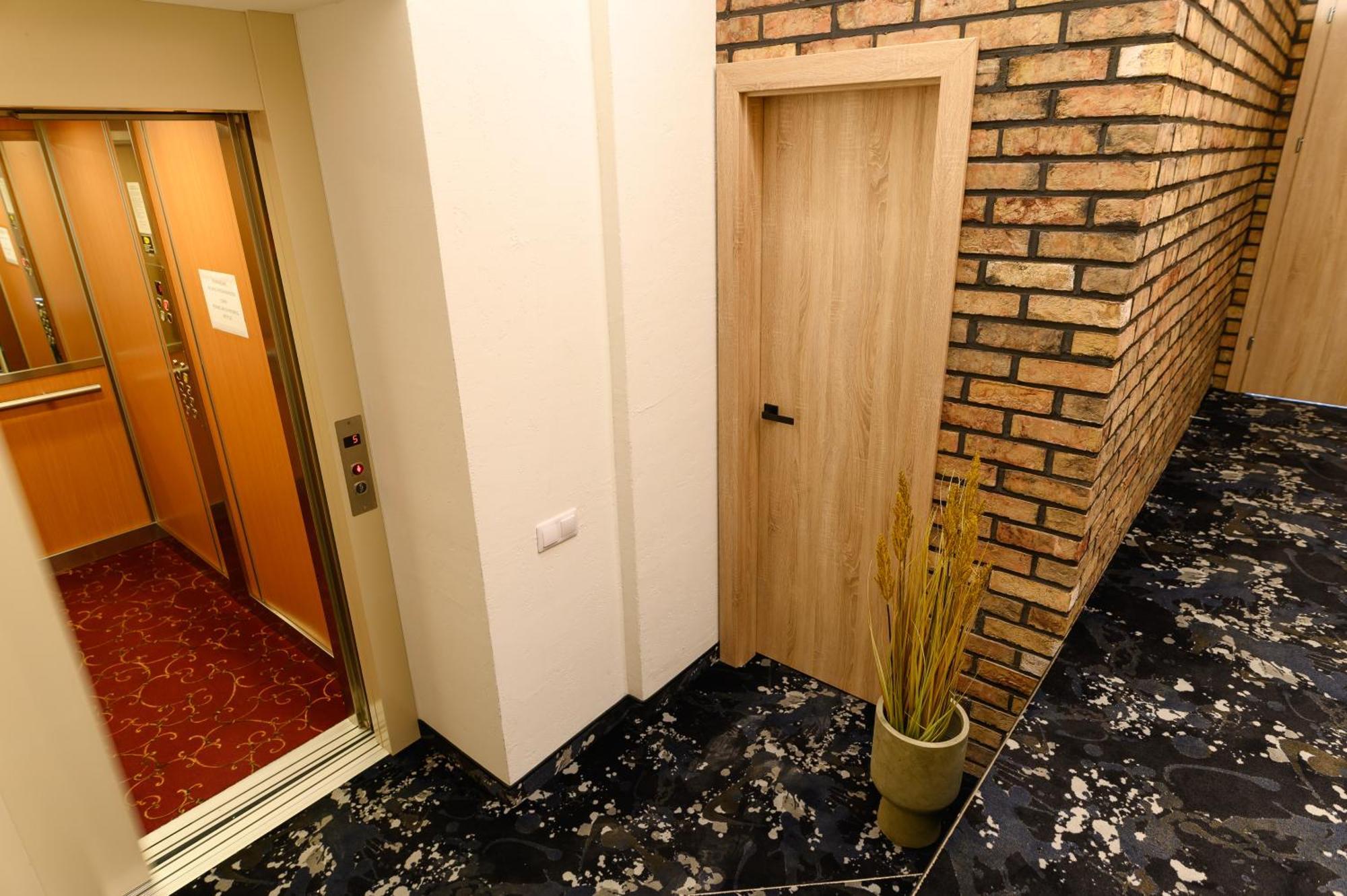 Coliving Synet Apartment Mazeikiai Bagian luar foto